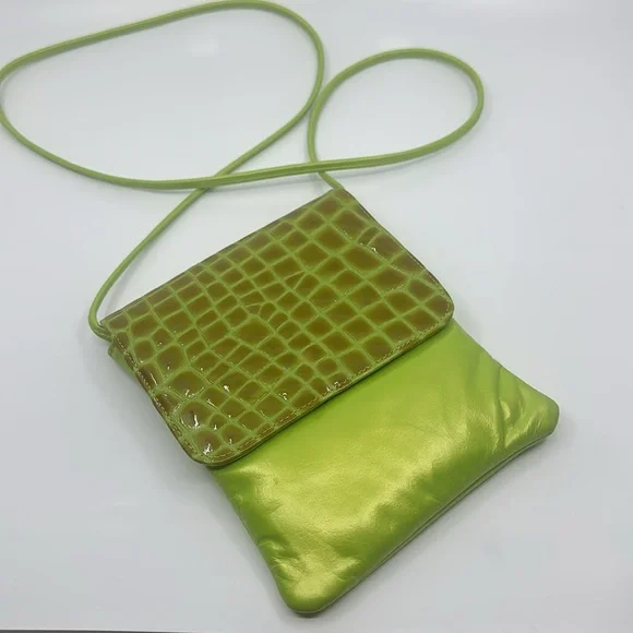 Gtg Neon Green Genuine Leather embossed Crocodile Pattern Crossbody Bag - Picture 1 of 7